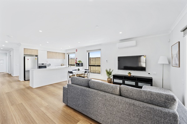 008_Open2view_ID910022-Phoenixjpg