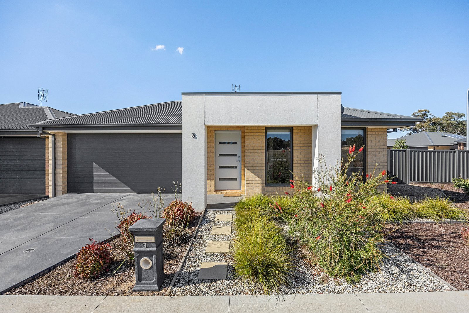 01723653_img_02_1600x