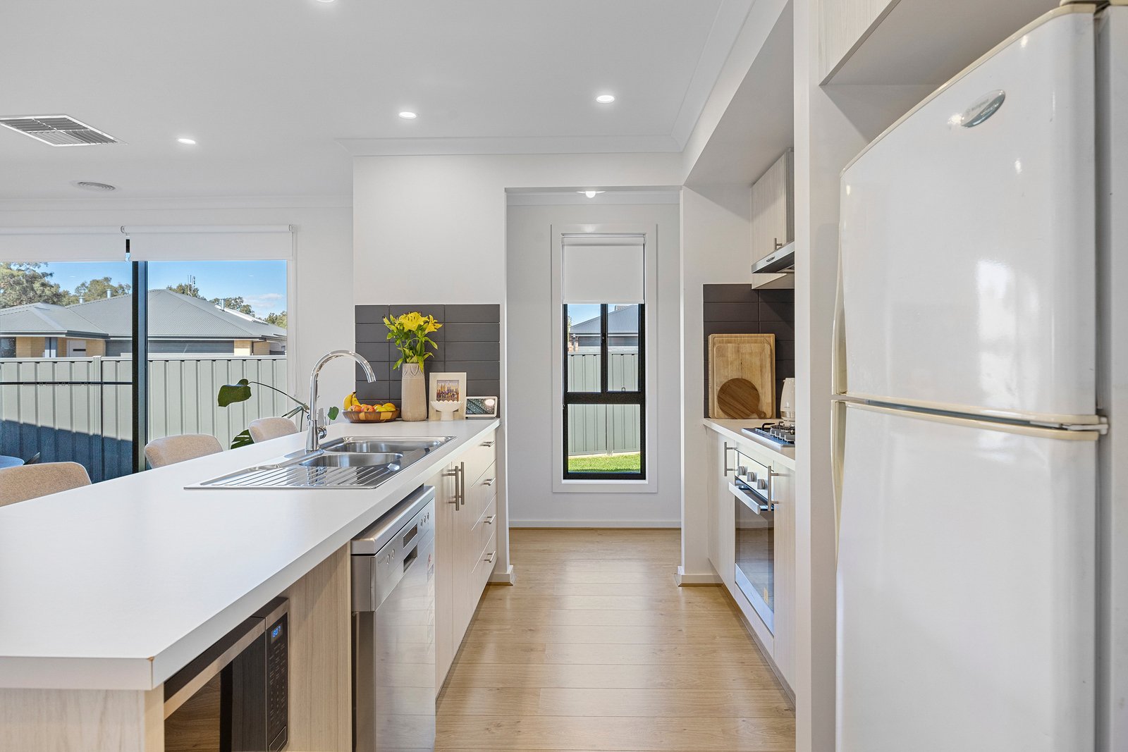 01723653_img_06_1600x